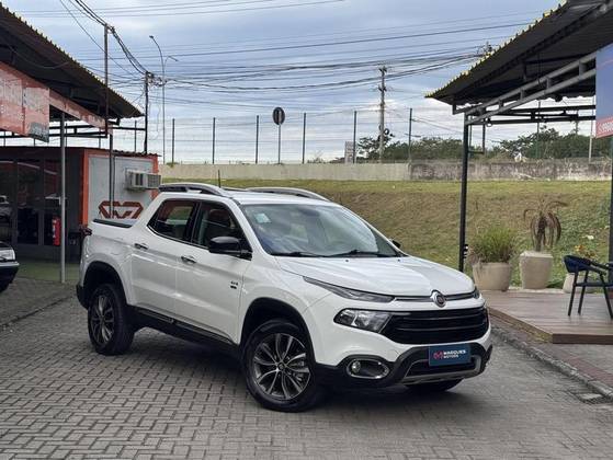 FIAT TORO 2.0 16V TURBO DIESEL VOLCANO 4WD AT9 FIAT TORO 2.0 16V TURBO DIESEL VOLCANO 4WD AT9